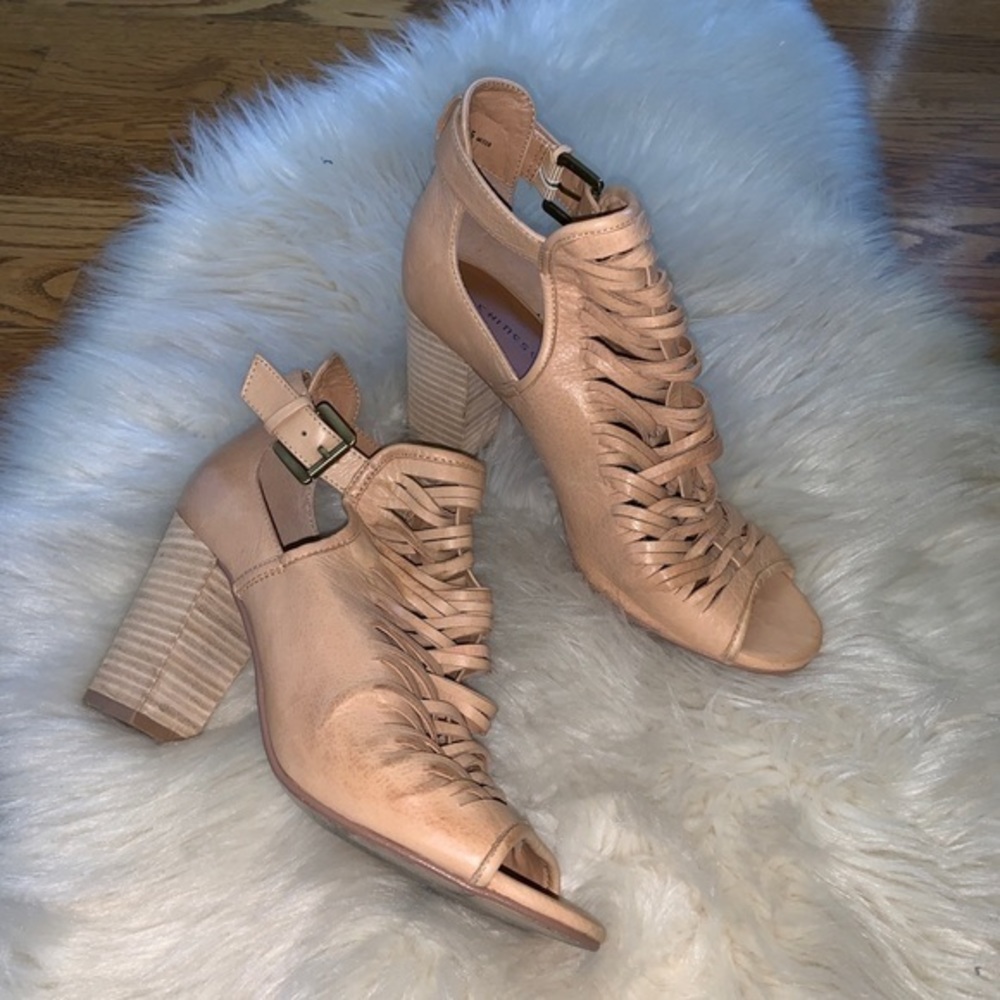 Chinese laundry woven leather heels